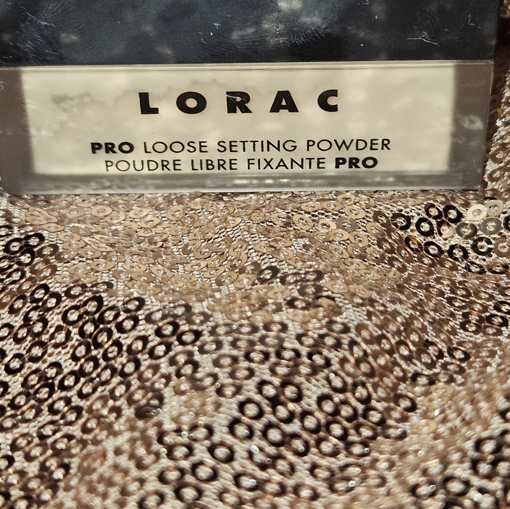 LORAC Pro Loose Setting Powder - Picture 4 of 10